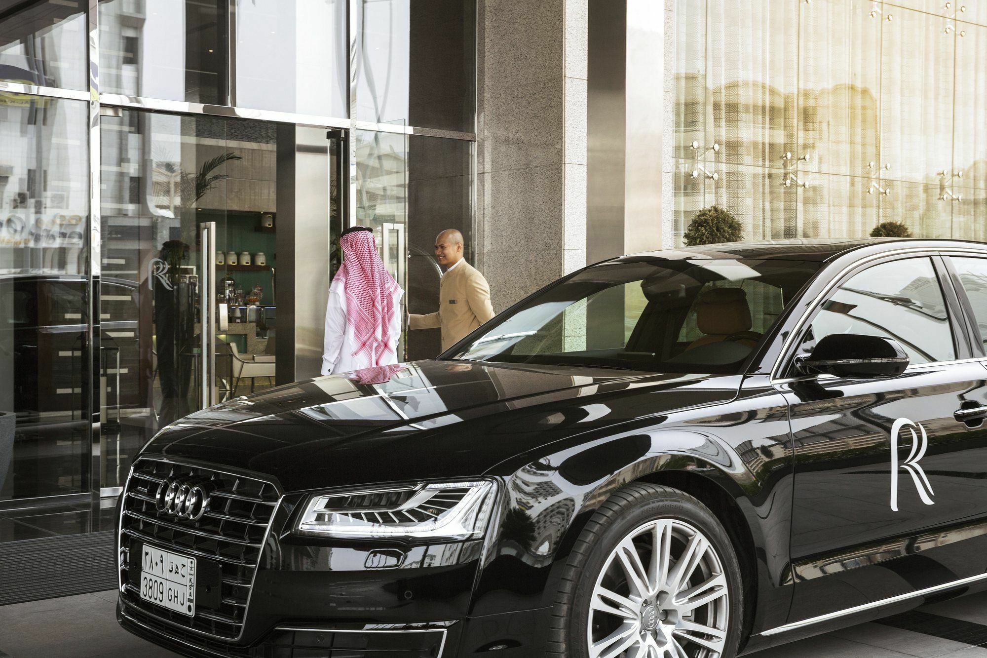 Rosh Rayhaan By Rotana Hotel Riyadh Exterior photo Audi Q7